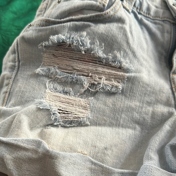 Old Navy Jean Shorts Distressed Size 0 - Picture 3 of 6